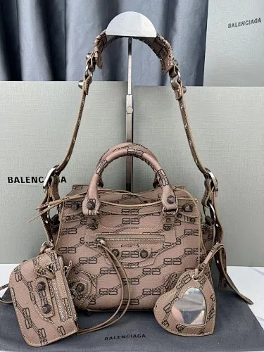 All categories Official website "Brand Women's Bags" Women's Bags 💙 BALENCIAGA 2023 latest Balenciaga crossbody bag