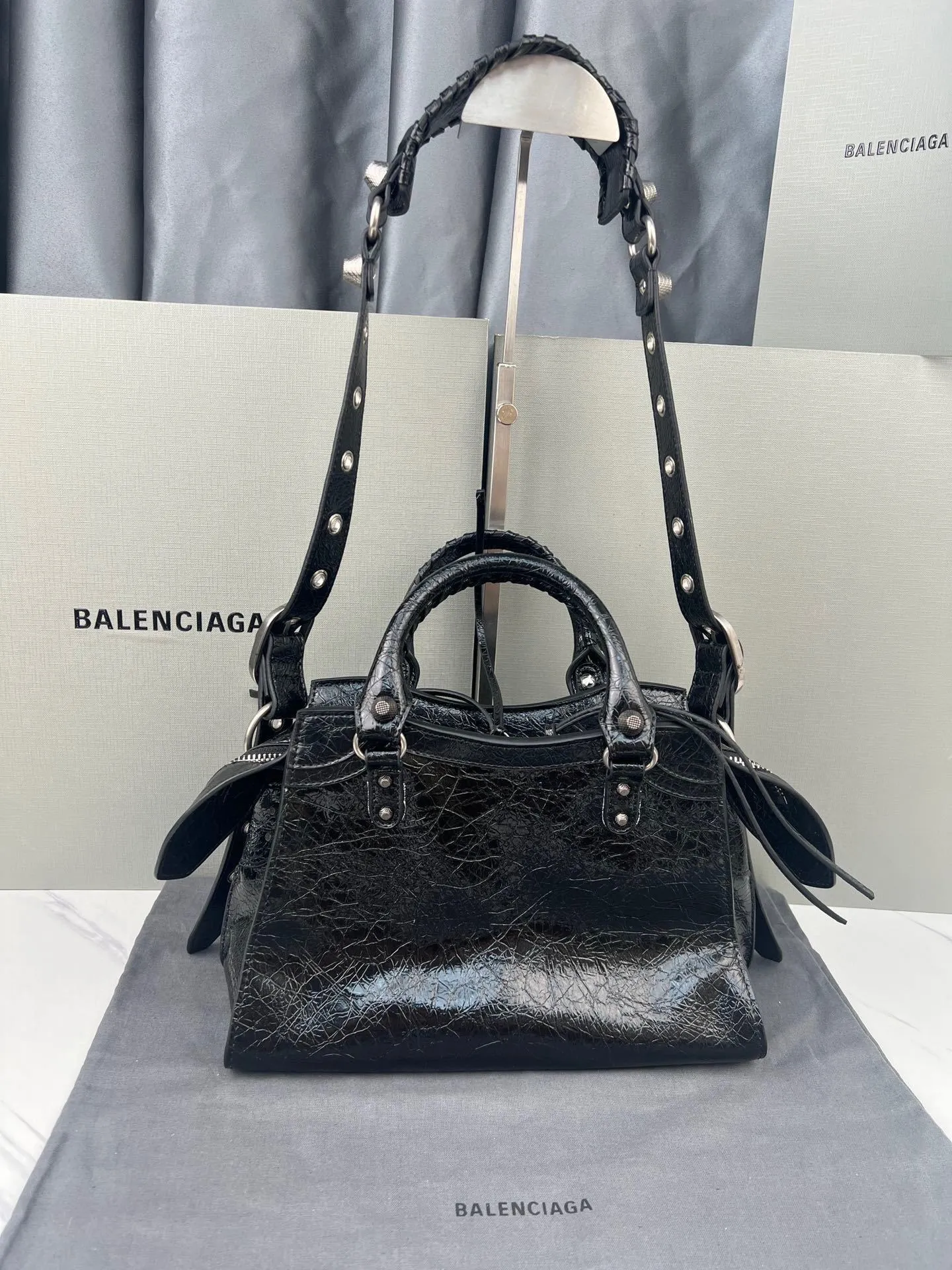 All categories Official website "Brand Women's Bags" Women's Bags 💙 BALENCIAGA 2023 latest Balenciaga crossbody bag
