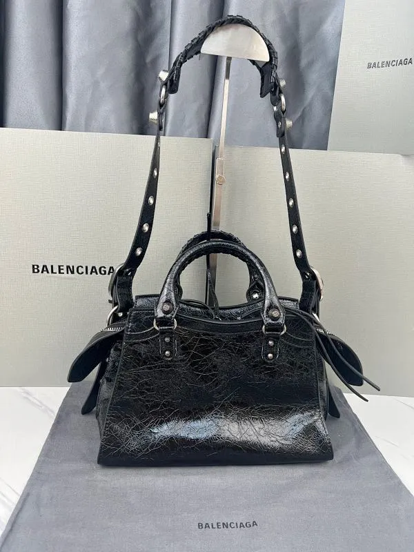 All categories Official website "Brand Women's Bags" Women's Bags 💙 BALENCIAGA 2023 latest Balenciaga crossbody bag