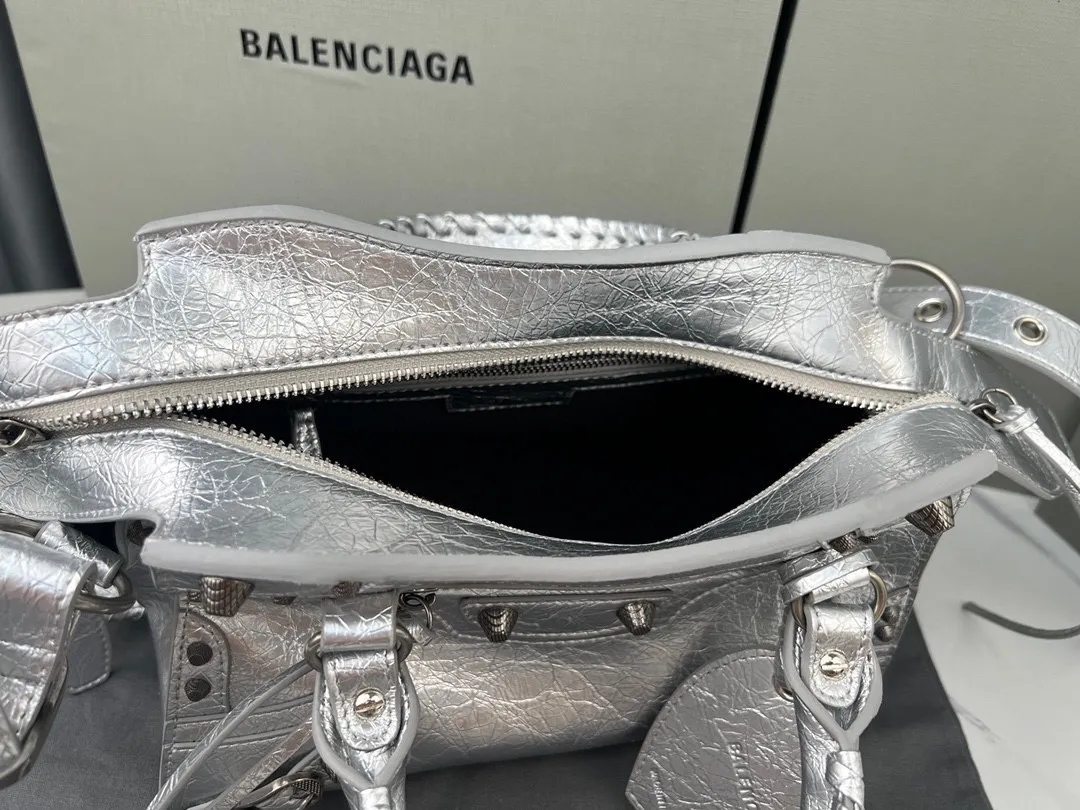All categories Official website "Brand Women's Bags" Women's Bags 💙 BALENCIAGA 2023 latest Balenciaga crossbody bag