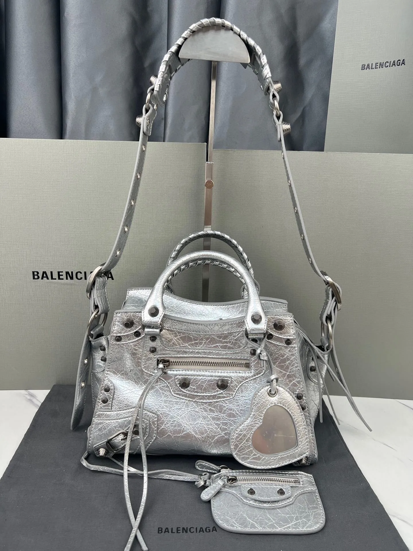 All categories Official website "Brand Women's Bags" Women's Bags 💙 BALENCIAGA 2023 latest Balenciaga crossbody bag