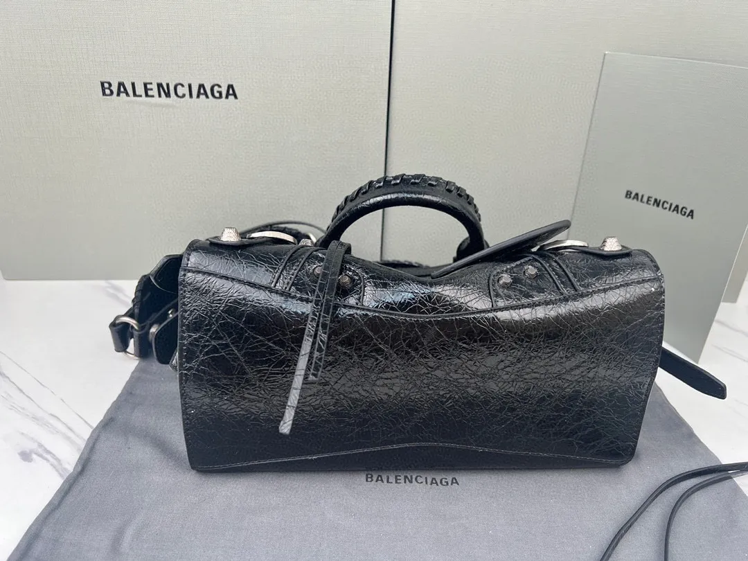 All categories Official website "Brand Women's Bags" Women's Bags 💙 BALENCIAGA 2023 latest Balenciaga crossbody bag