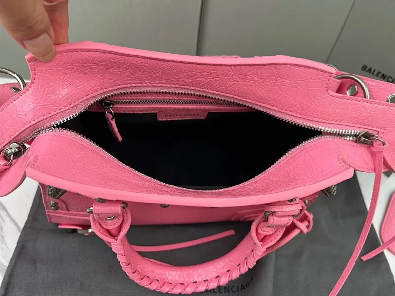 All categories Official website "Brand Women's Bags" Women's Bags 💙 BALENCIAGA 2023 latest Balenciaga crossbody bag