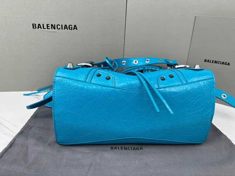 All categories Official website "Brand Women's Bags" Women's Bags 💙 BALENCIAGA 2023 latest Balenciaga crossbody bag
