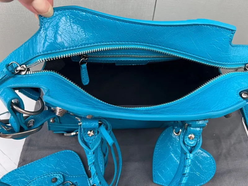 All categories Official website "Brand Women's Bags" Women's Bags 💙 BALENCIAGA 2023 latest Balenciaga crossbody bag