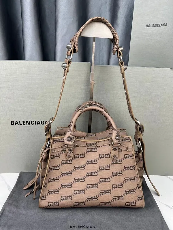 All categories Official website "Brand Women's Bags" Women's Bags 💙 BALENCIAGA 2023 latest Balenciaga crossbody bag
