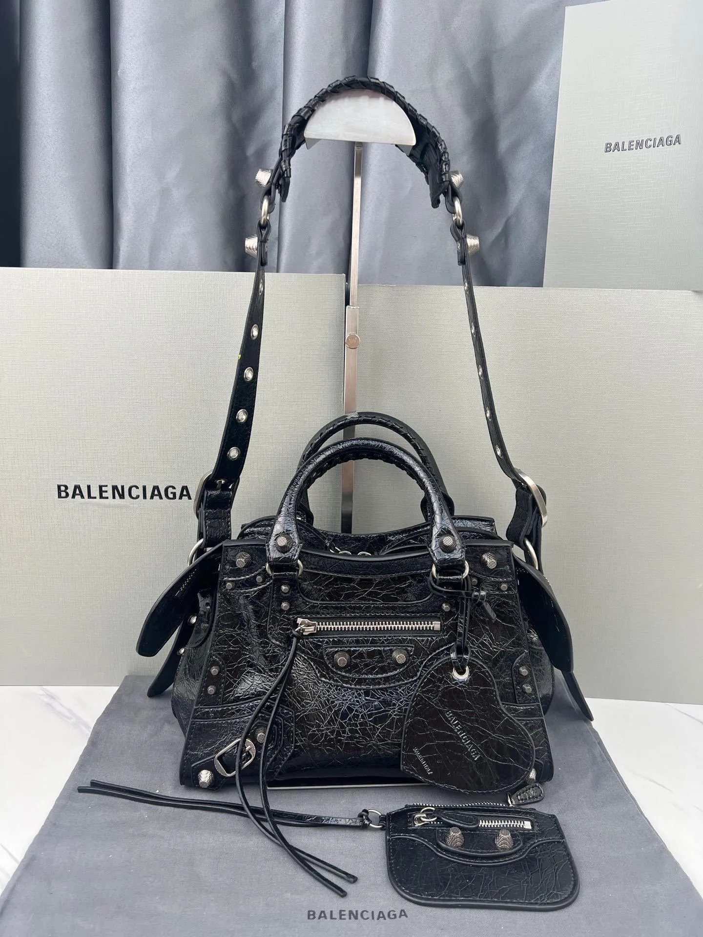 All categories Official website "Brand Women's Bags" Women's Bags 💙 BALENCIAGA 2023 latest Balenciaga crossbody bag