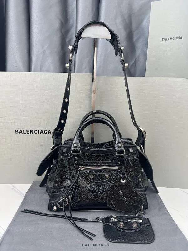 All categories Official website "Brand Women's Bags" Women's Bags 💙 BALENCIAGA 2023 latest Balenciaga crossbody bag