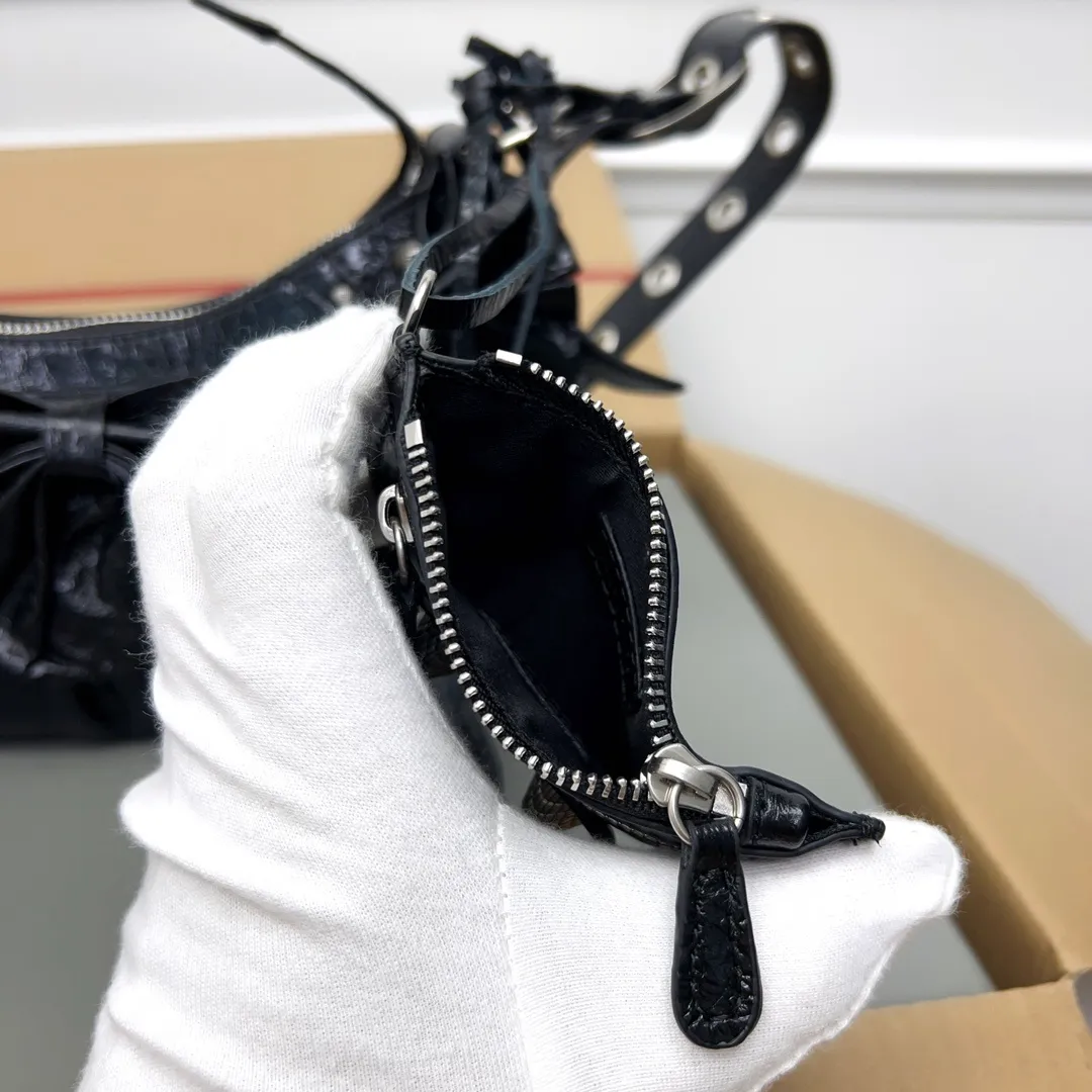 All categories Balenciaga Women's Bags (Balenciaga) Balenciaga 26161