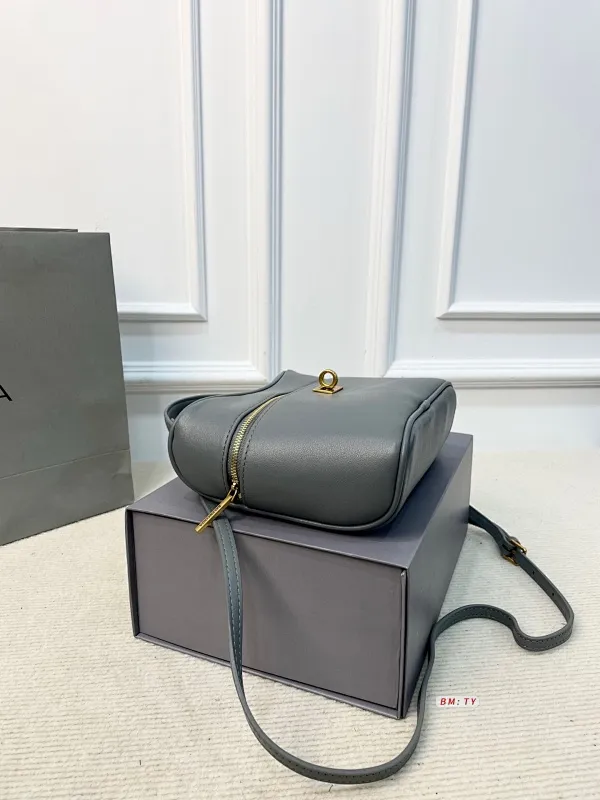 All Categories Official Website "Brand Women's Bags" Women's Bags 💙 BALENCIAGA 2025 New Balenciaga Crossbody Bag