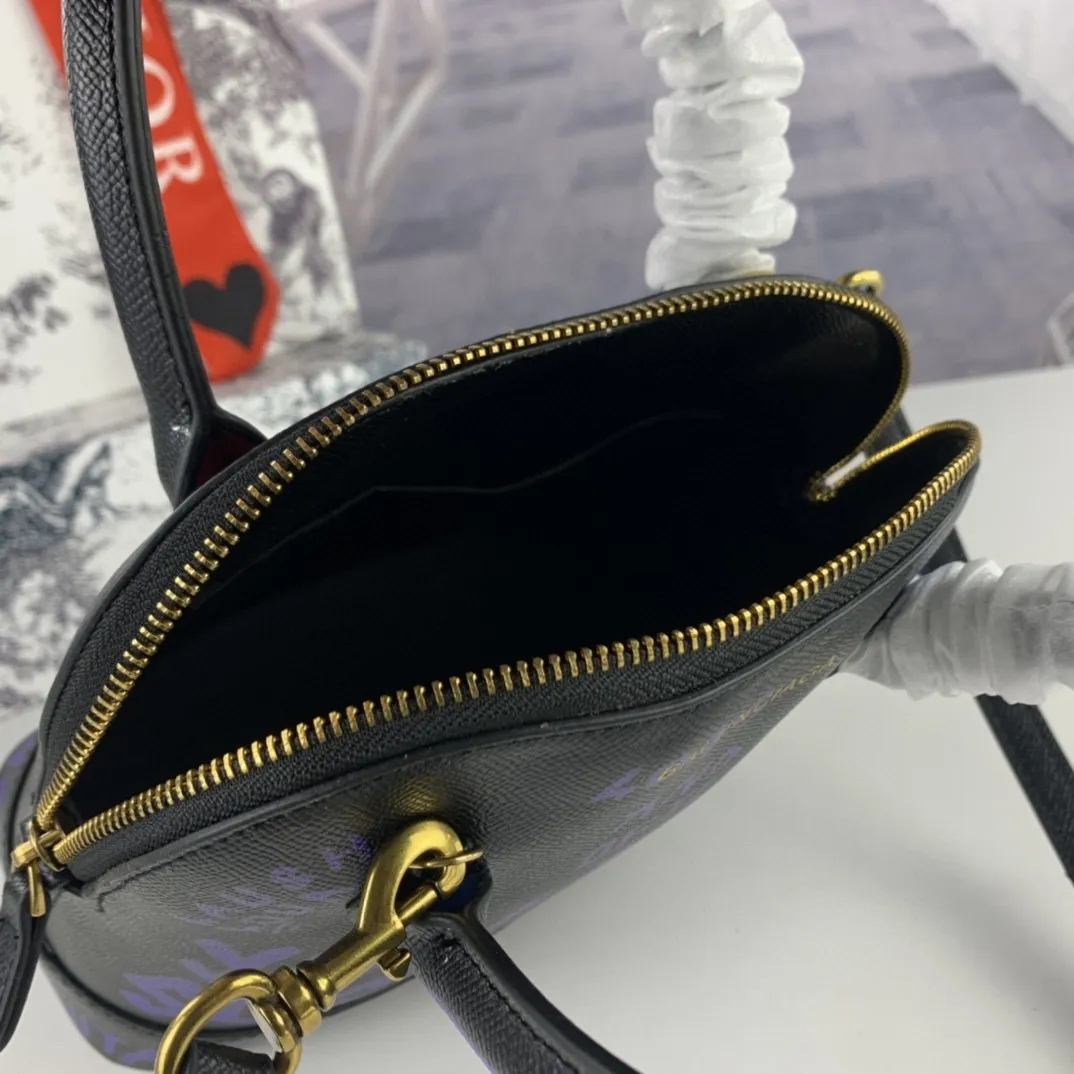 All categories Balenciaga Women's Bags (Balenciaga) Balenciaga, 6677