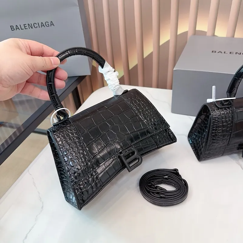 All Categories Official Website "Brand Women's Bags" Women's Bags 💙 BALENCIAGA 2026 New BALENCIAGA Crossbody Bag