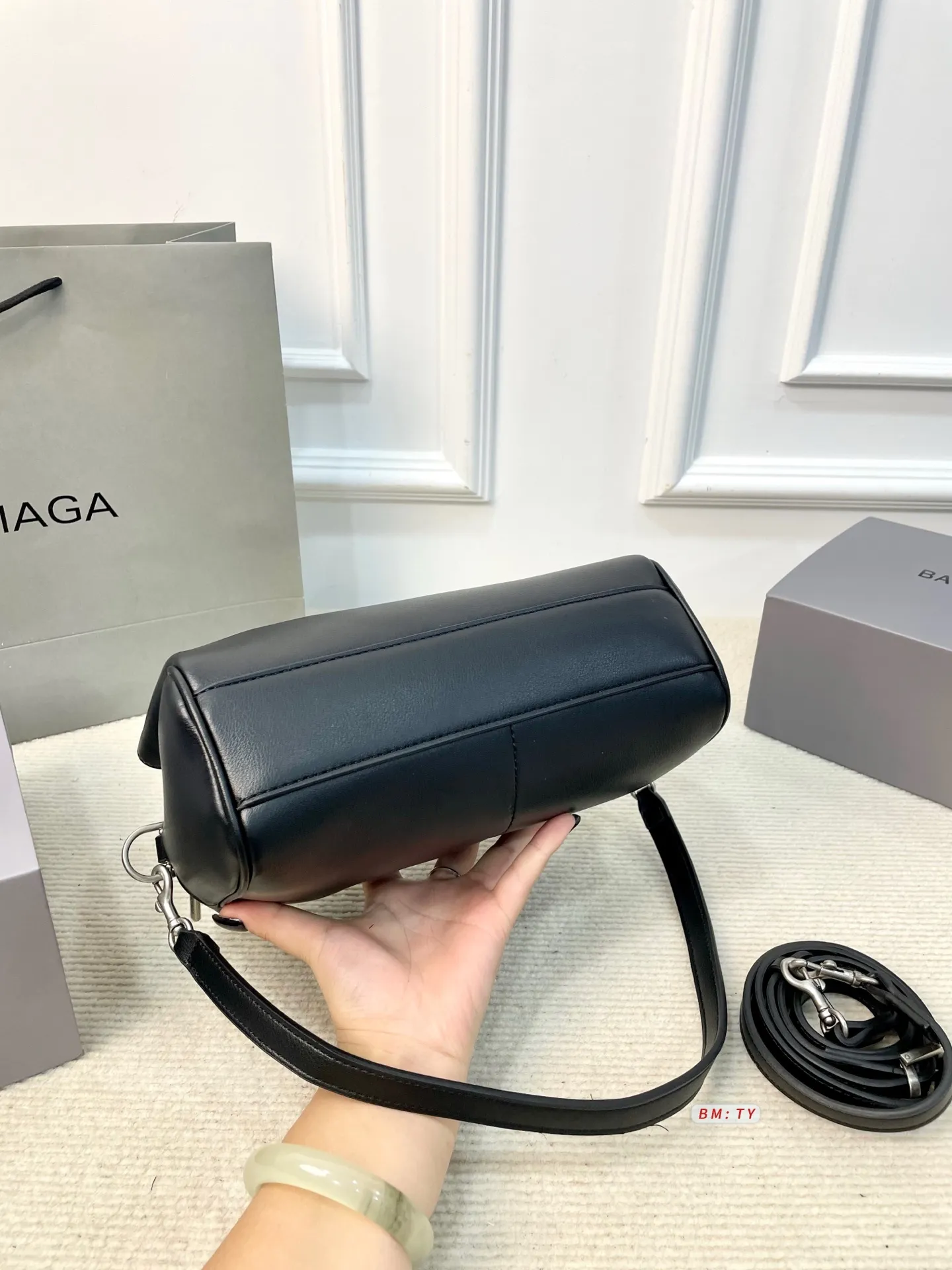 All Categories Official Website "Brand Women's Bags" Women's Bags 💙 BALENCIAGA 2025 New Balenciaga Crossbody Bag
