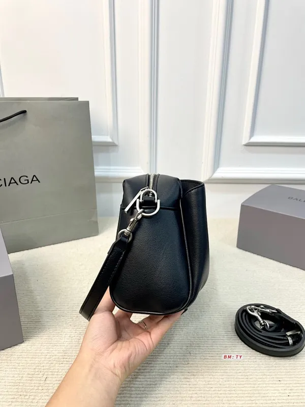 All Categories Official Website "Brand Women's Bags" Women's Bags 💙 BALENCIAGA 2025 New Balenciaga Crossbody Bag