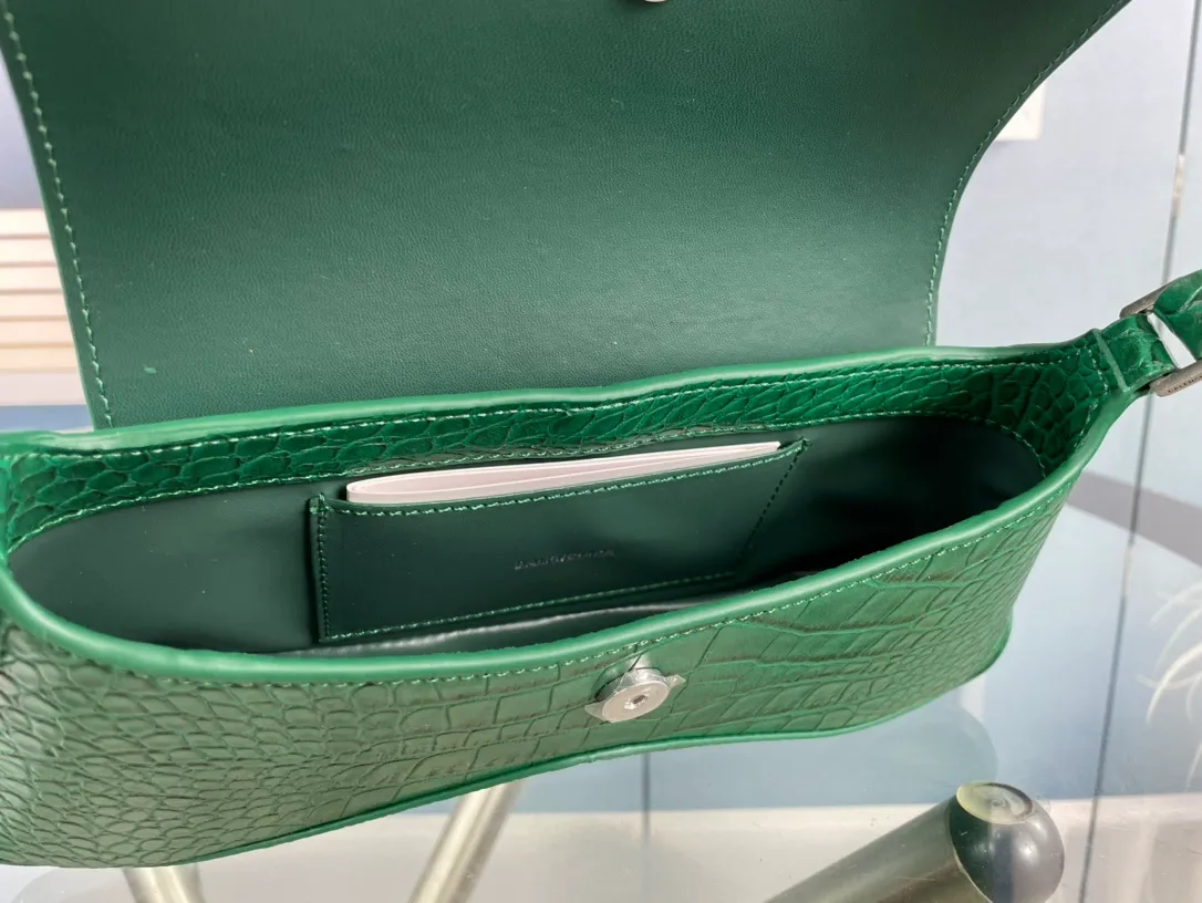 All categories Official website "Brand Women's Bags" Women's Bags 💙 BALENCIAGA 2023 latest Balenciaga crossbody bag