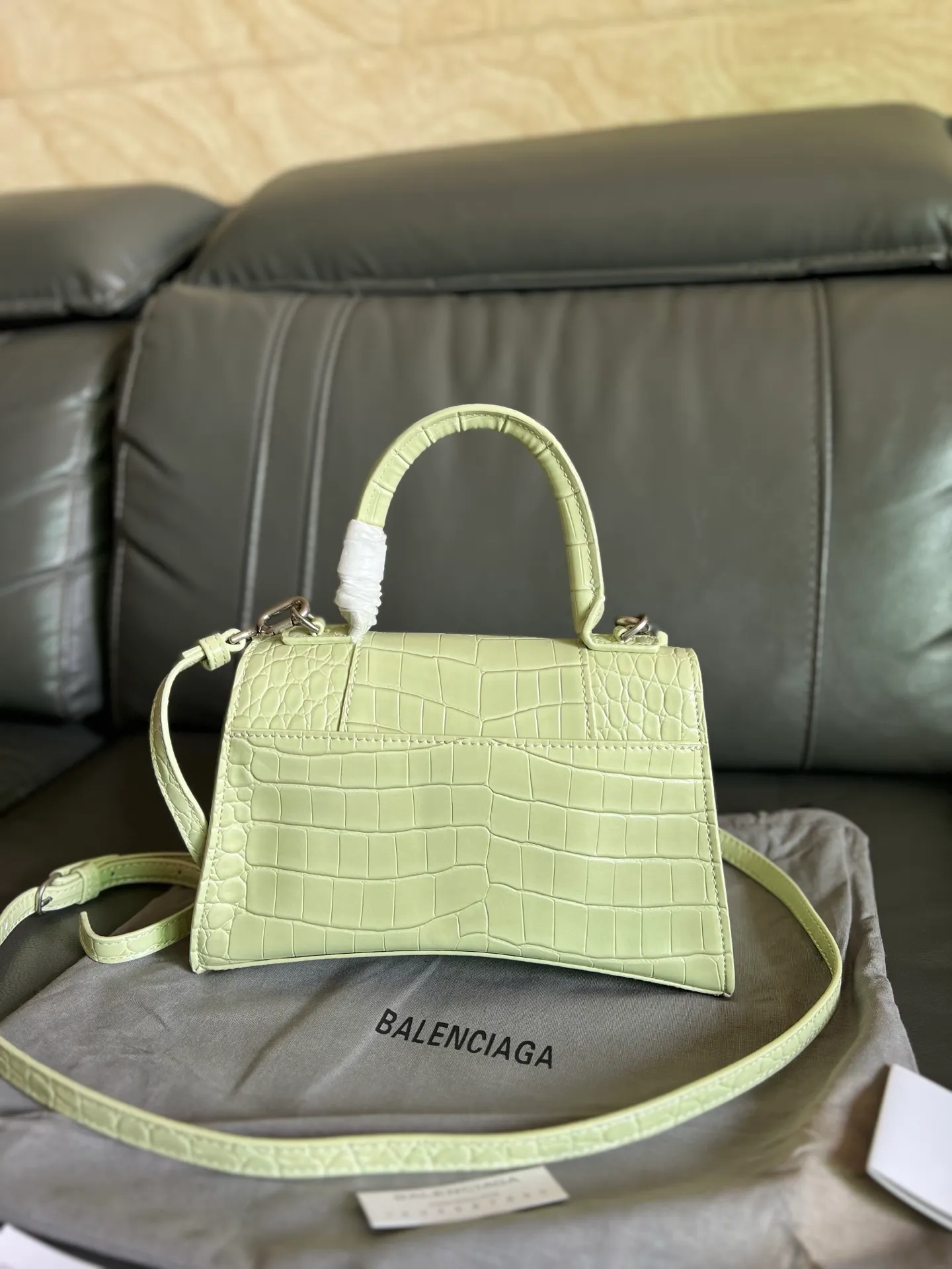 All Categories Official Website "Brand Women's Bags" Women's Bags 💙 BALENCIAGA 2026 New BALENCIAGA Crocodile Pattern Buckle Hourglass Bag