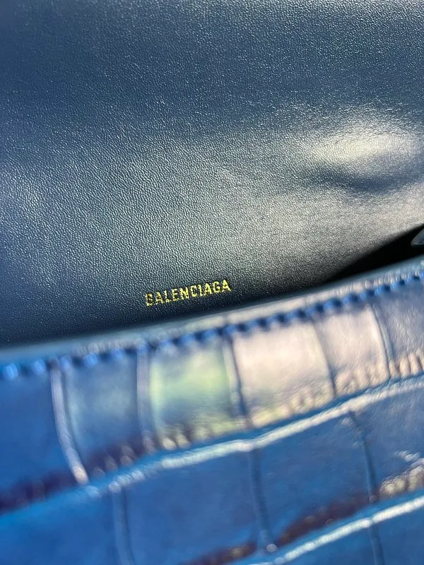 All Categories Official Website "Brand Women's Bags" Women's Bags 💙 BALENCIAGA 2026 New BALENCIAGA Crocodile Pattern Buckle Hourglass Bag