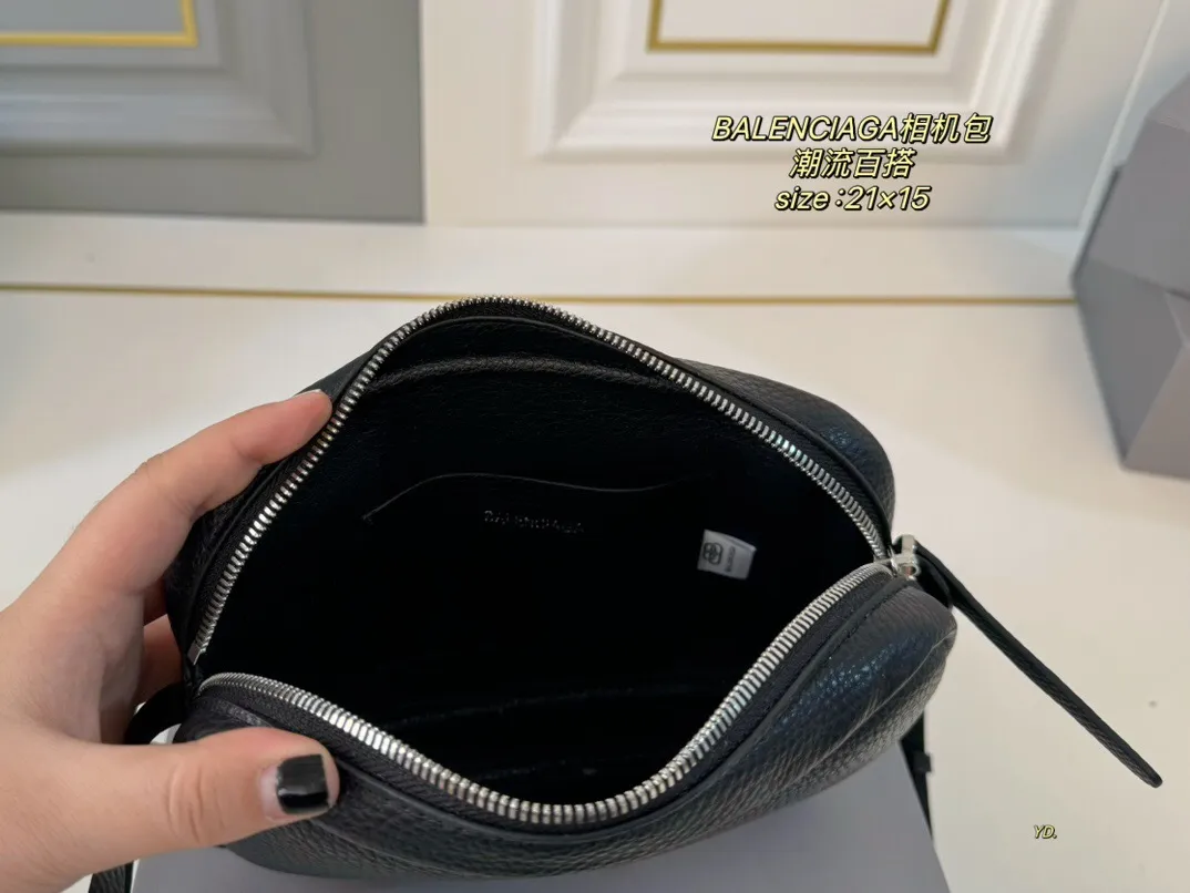 All Categories Official Website "Brand Women's Bags" Women's Bags 💙 BALENCIAGA 2024 Official Website New Balenciaga Crossbody Bag