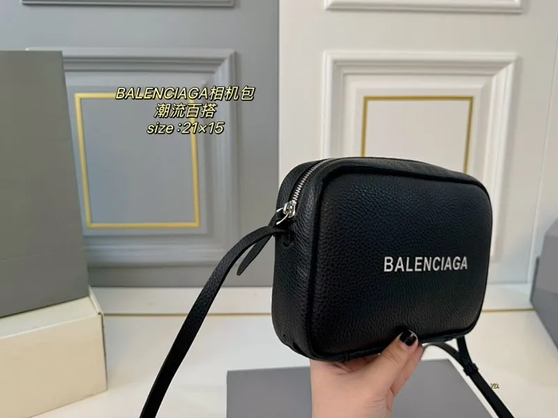 All Categories Official Website "Brand Women's Bags" Women's Bags 💙 BALENCIAGA 2024 Official Website New Balenciaga Crossbody Bag