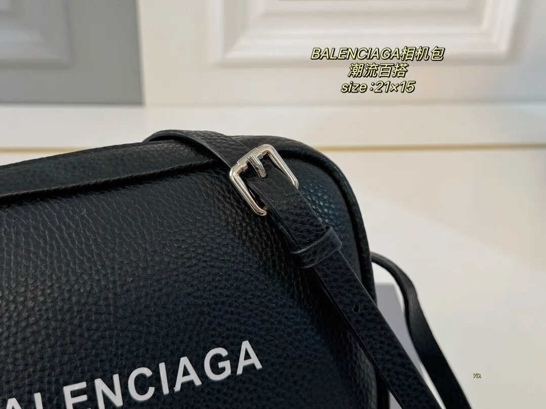 All Categories Official Website "Brand Women's Bags" Women's Bags 💙 BALENCIAGA 2024 Official Website New Balenciaga Crossbody Bag