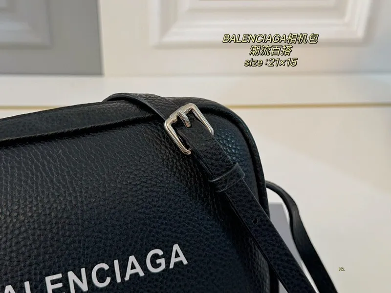 All Categories Official Website "Brand Women's Bags" Women's Bags 💙 BALENCIAGA 2024 Official Website New Balenciaga Crossbody Bag