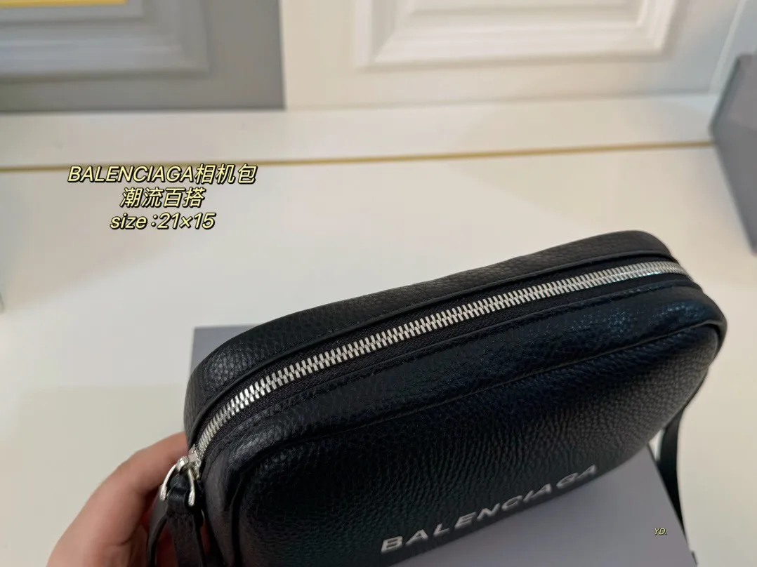 All Categories Official Website "Brand Women's Bags" Women's Bags 💙 BALENCIAGA 2024 Official Website New Balenciaga Crossbody Bag