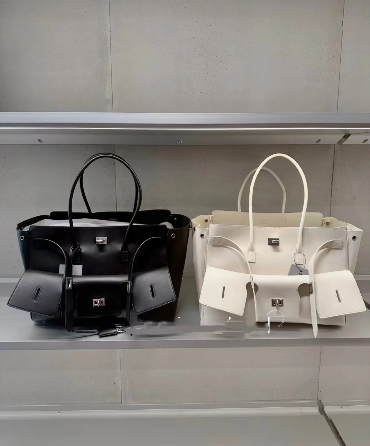 All categories Balenciaga Women's Bags (Balenciaga) Balenciaga 2528