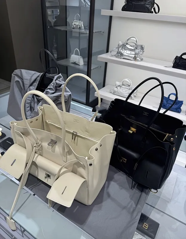 All categories Balenciaga Women's Bags (Balenciaga) Balenciaga 2528