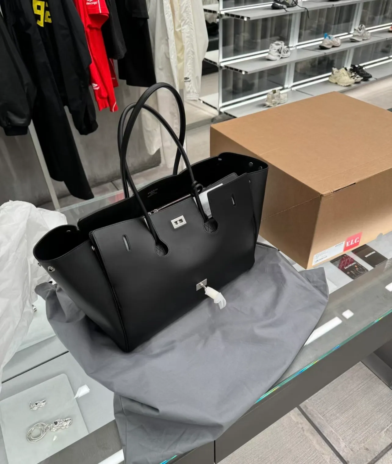 All categories Balenciaga Women's Bags (Balenciaga) Balenciaga 2528