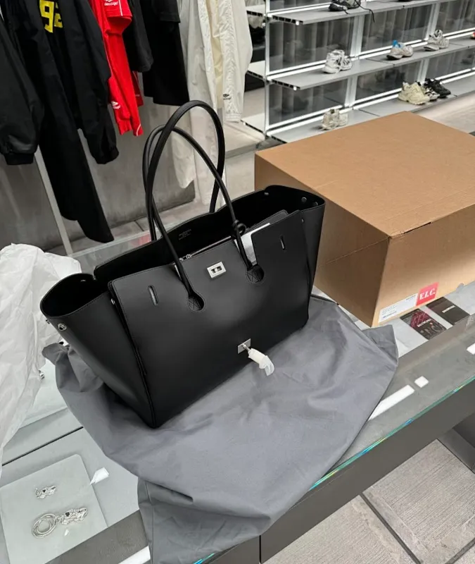 All categories Balenciaga Women's Bags (Balenciaga) Balenciaga 2528