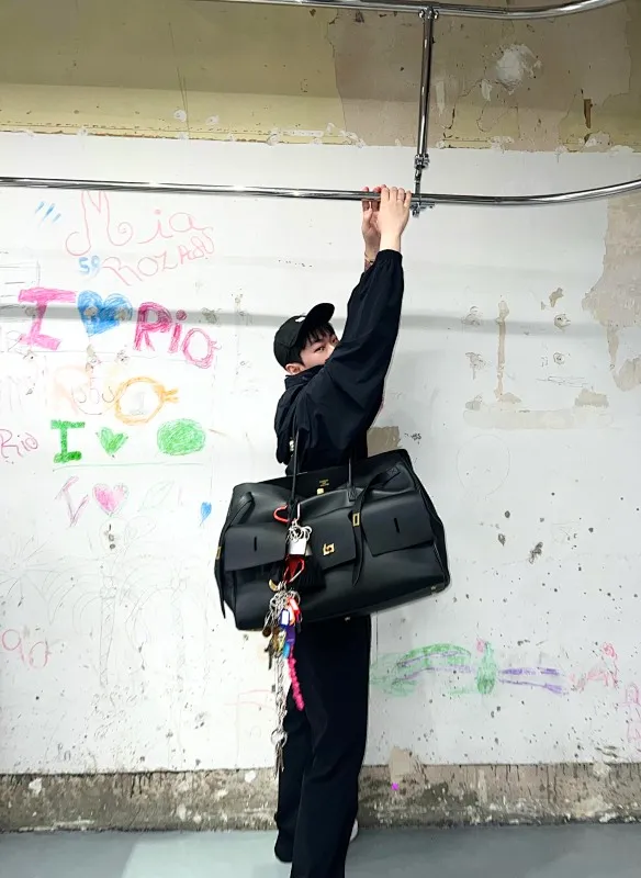All categories Balenciaga Women's Bags (Balenciaga) Balenciaga 2528