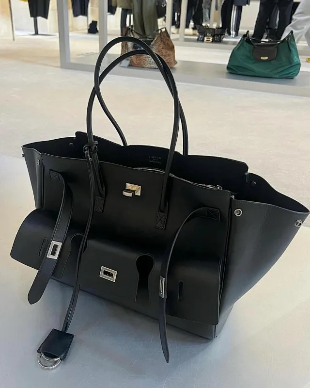 All categories Balenciaga Women's Bags (Balenciaga) Balenciaga 2528