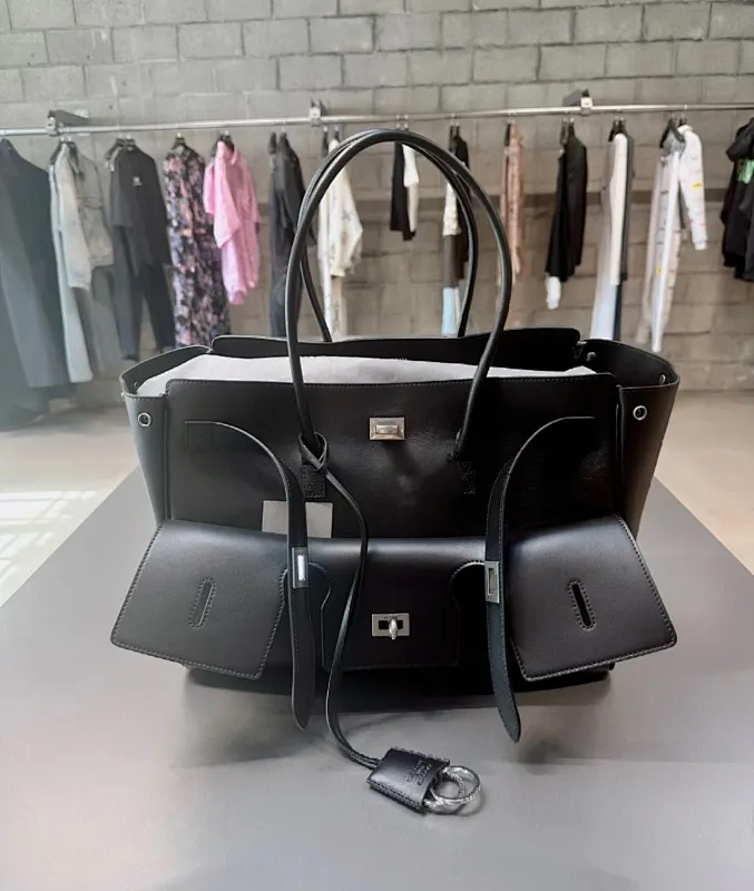 All categories Balenciaga Women's Bags (Balenciaga) Balenciaga 2528