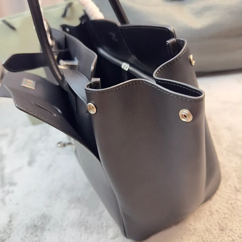 All categories Balenciaga Women's Bags (Balenciaga) Balenciaga 2528