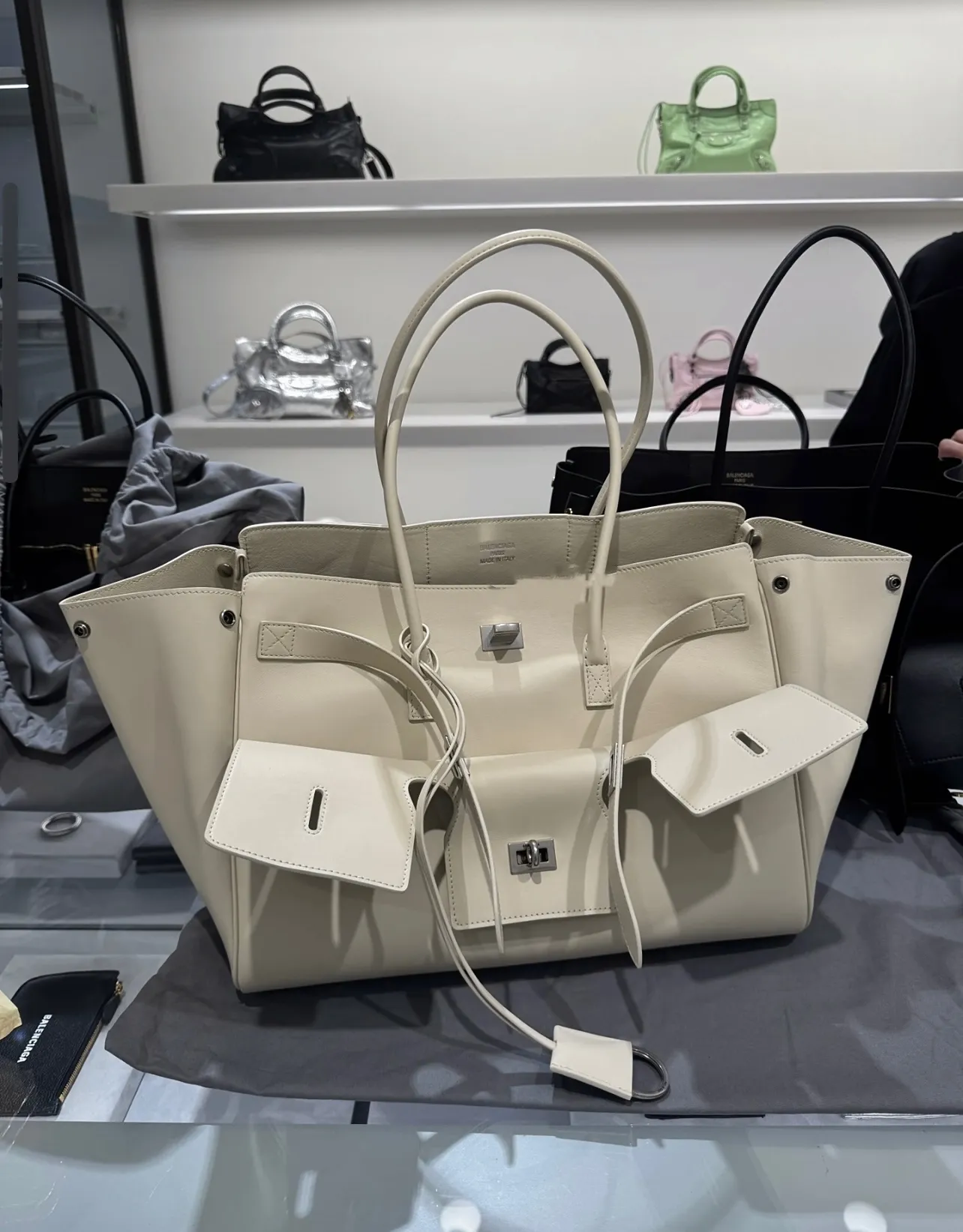 All categories Balenciaga Women's Bags (Balenciaga) Balenciaga 2528