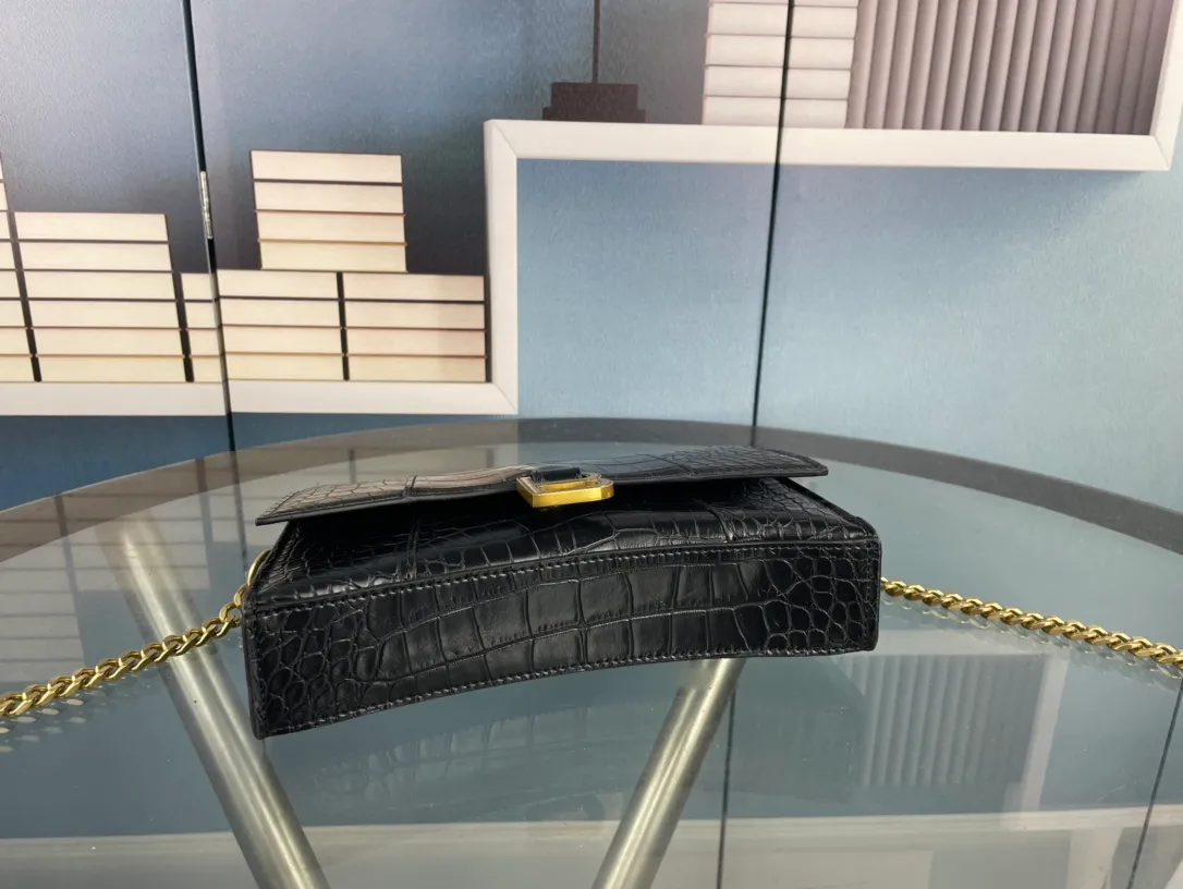 All categories Official website "Brand Women's Bags" Women's Bags 💙 BALENCIAGA 2023 latest Balenciaga crossbody bag