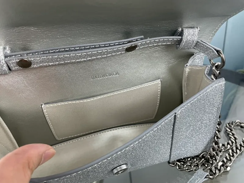 All categories Official website "Brand Women's Bags" Women's Bags 💙 BALENCIAGA 2023 latest Balenciaga crossbody bag