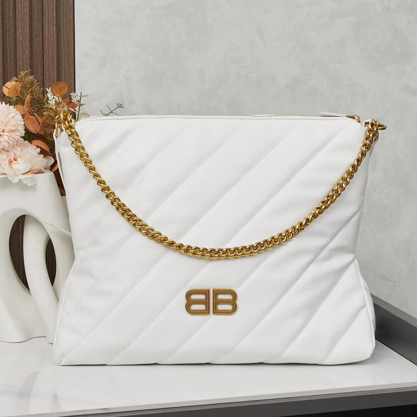 All Categories Official Website "Brand Women's Bags" Women's Bags 💙 BALENCIAGA 2025 Official Website New Balenciaga Crossbody Bag