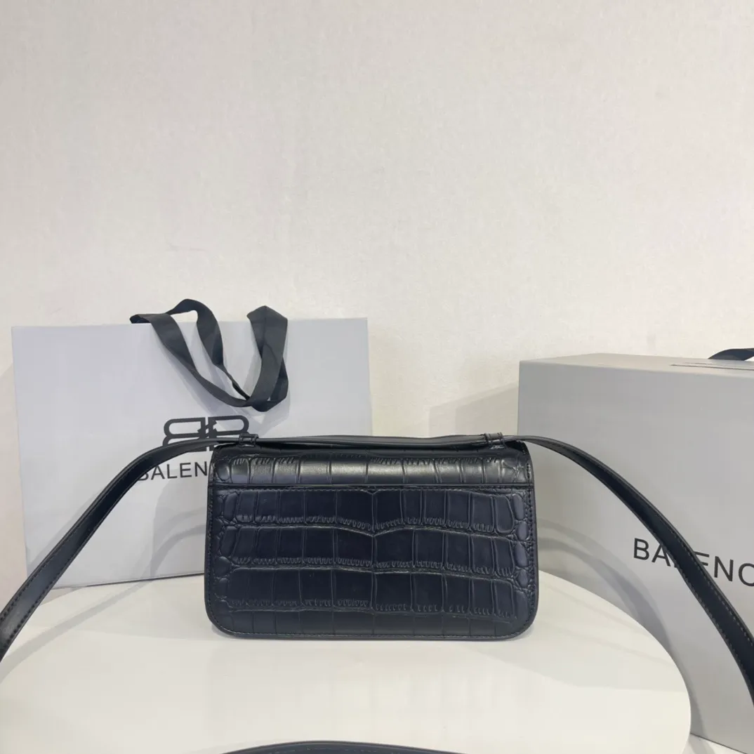 All categories Official website "Brand Women's Bags" Women's Bags 💙 BALENCIAGA 2022 Official New Balenciaga Crossbody Bag Wholesale 58001550 High Quality Size: 23.5-12.4-10.4CM