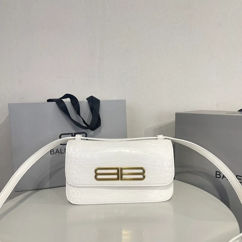 All categories Official website "Brand Women's Bags" Women's Bags 💙 BALENCIAGA 2022 Official New Balenciaga Crossbody Bag Wholesale 58001550 High Quality Size: 23.5-12.4-10.4CM