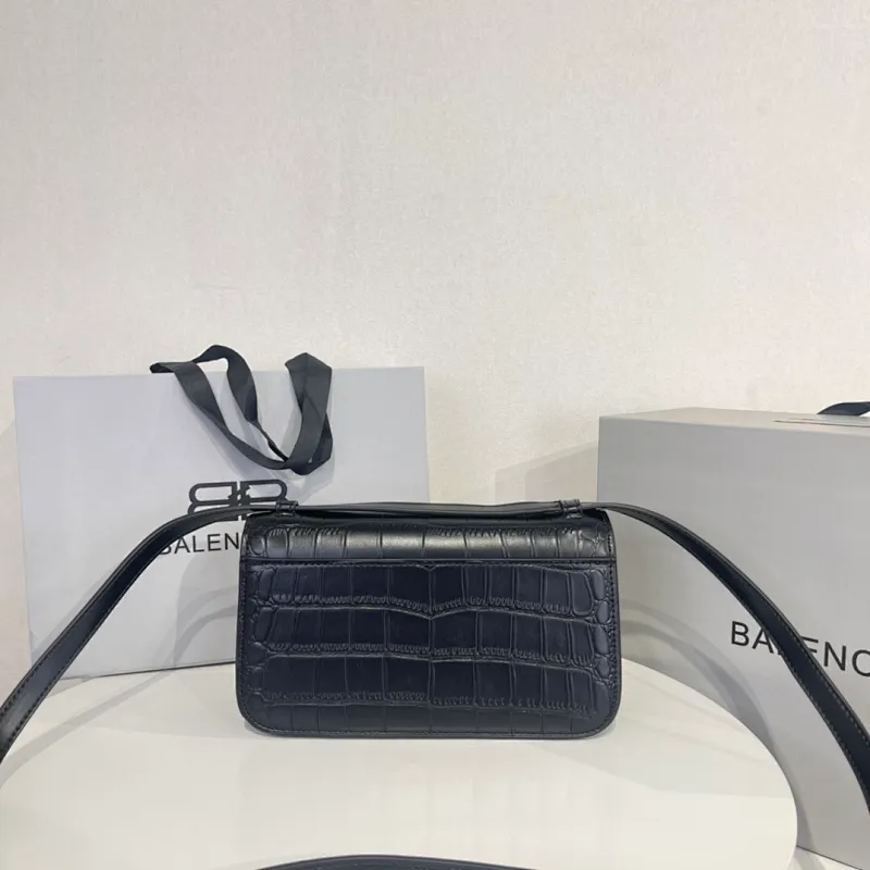 All categories Official website "Brand Women's Bags" Women's Bags 💙 BALENCIAGA 2022 Official New Balenciaga Crossbody Bag Wholesale 58001550 High Quality Size: 23.5-12.4-10.4CM