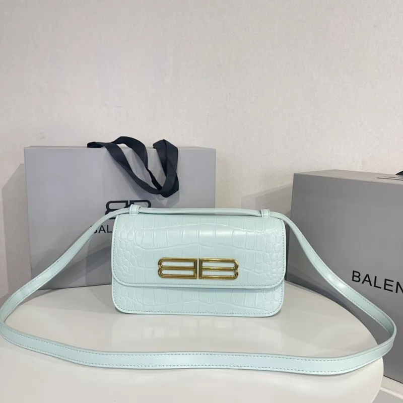 All categories Official website "Brand Women's Bags" Women's Bags 💙 BALENCIAGA 2022 Official New Balenciaga Crossbody Bag Wholesale 58001550 High Quality Size: 23.5-12.4-10.4CM