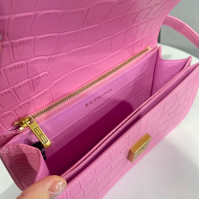 All categories Official website "Brand Women's Bags" Women's Bags 💙 BALENCIAGA 2022 Official New Balenciaga Crossbody Bag Wholesale 58001550 High Quality Size: 23.5-12.4-10.4CM
