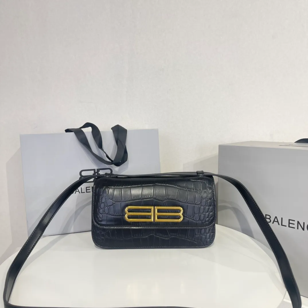 All categories Official website "Brand Women's Bags" Women's Bags 💙 BALENCIAGA 2022 Official New Balenciaga Crossbody Bag Wholesale 58001550 High Quality Size: 23.5-12.4-10.4CM