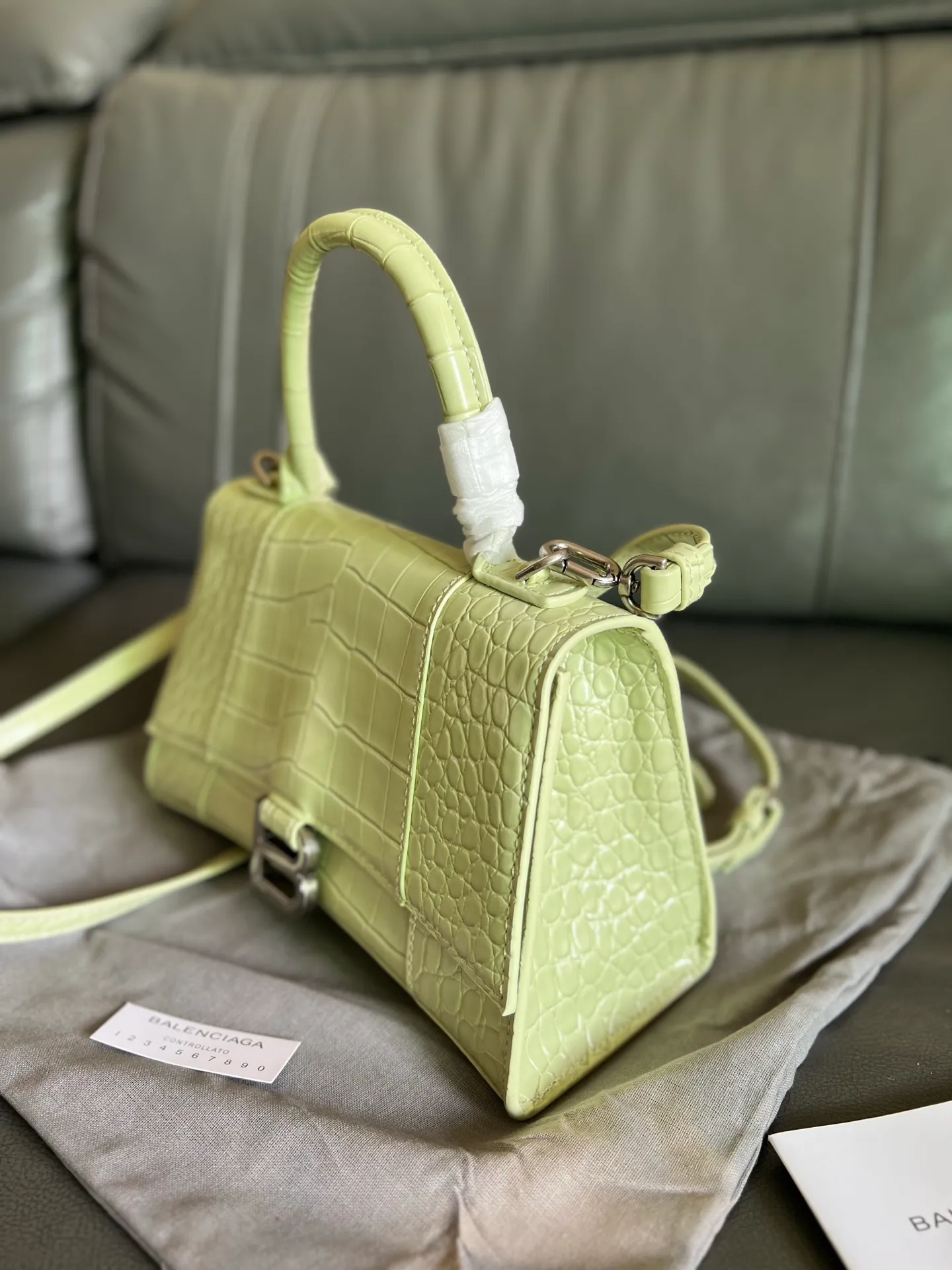 All Categories Official Website "Brand Women's Bags" Women's Bags 💙 BALENCIAGA 2026 New BALENCIAGA Crocodile Pattern Buckle Hourglass Bag