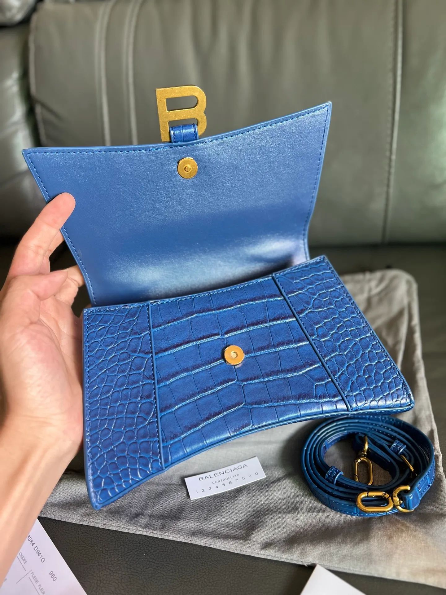 All Categories Official Website "Brand Women's Bags" Women's Bags 💙 BALENCIAGA 2026 New BALENCIAGA Crocodile Pattern Buckle Hourglass Bag