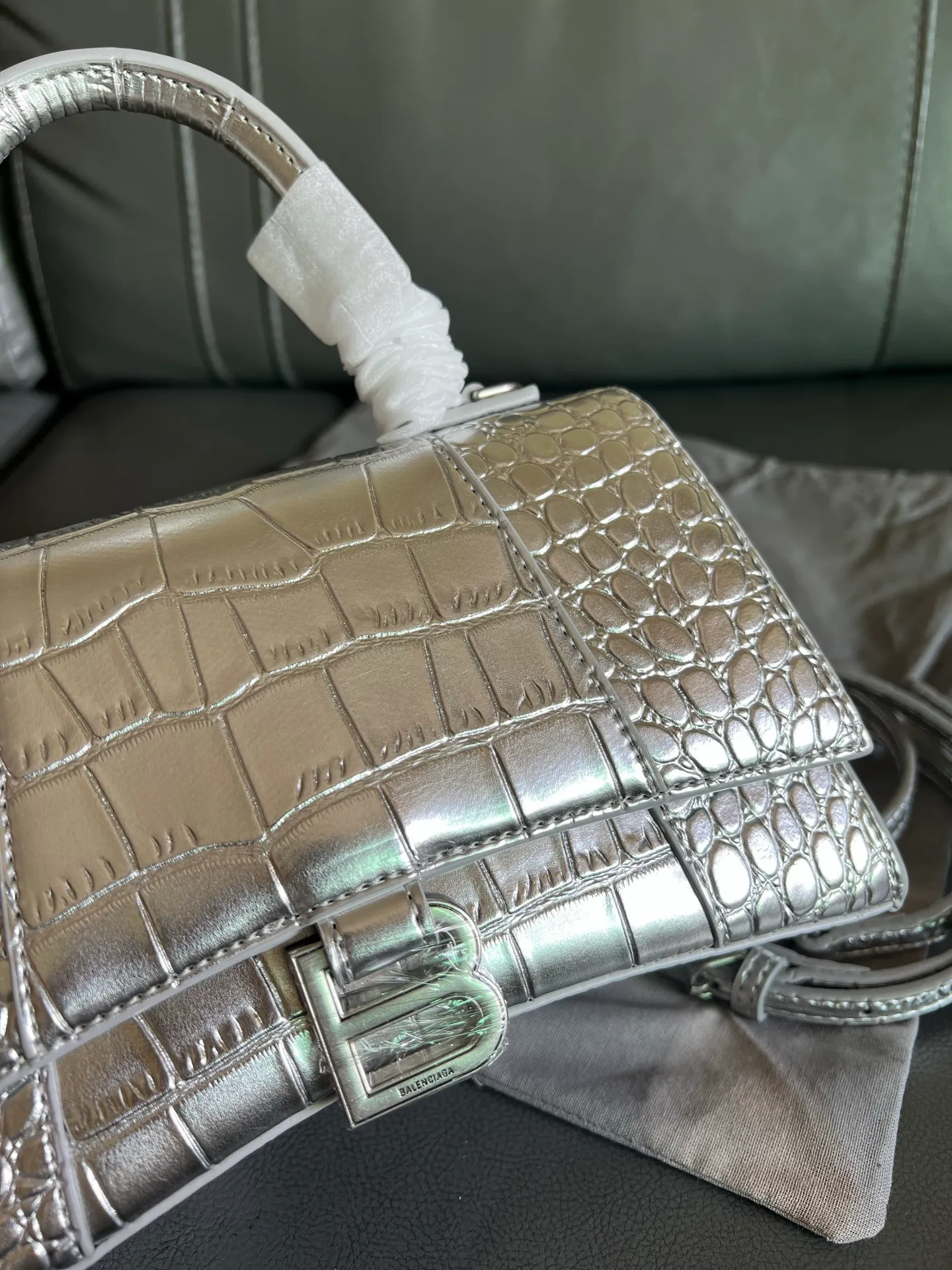 All Categories Official Website "Brand Women's Bags" Women's Bags 💙 BALENCIAGA 2026 New BALENCIAGA Crocodile Pattern Buckle Hourglass Bag