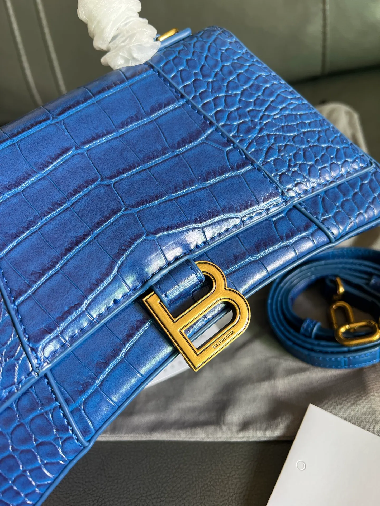 All Categories Official Website "Brand Women's Bags" Women's Bags 💙 BALENCIAGA 2026 New BALENCIAGA Crocodile Pattern Buckle Hourglass Bag