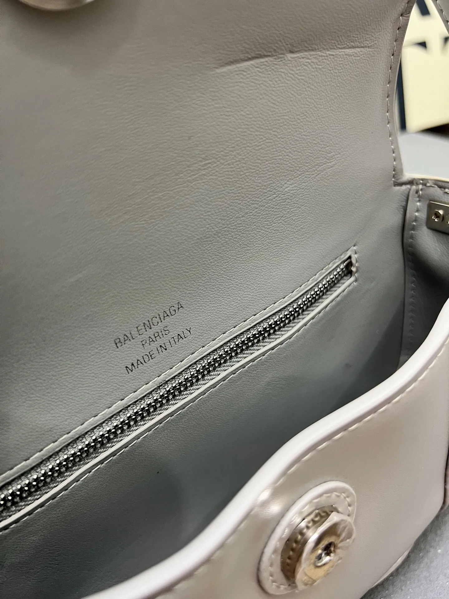 All Categories Official Website "Brand Women's Bags" Women's Bags 💙 BALENCIAGA 2025 New Balenciaga Crossbody Bag