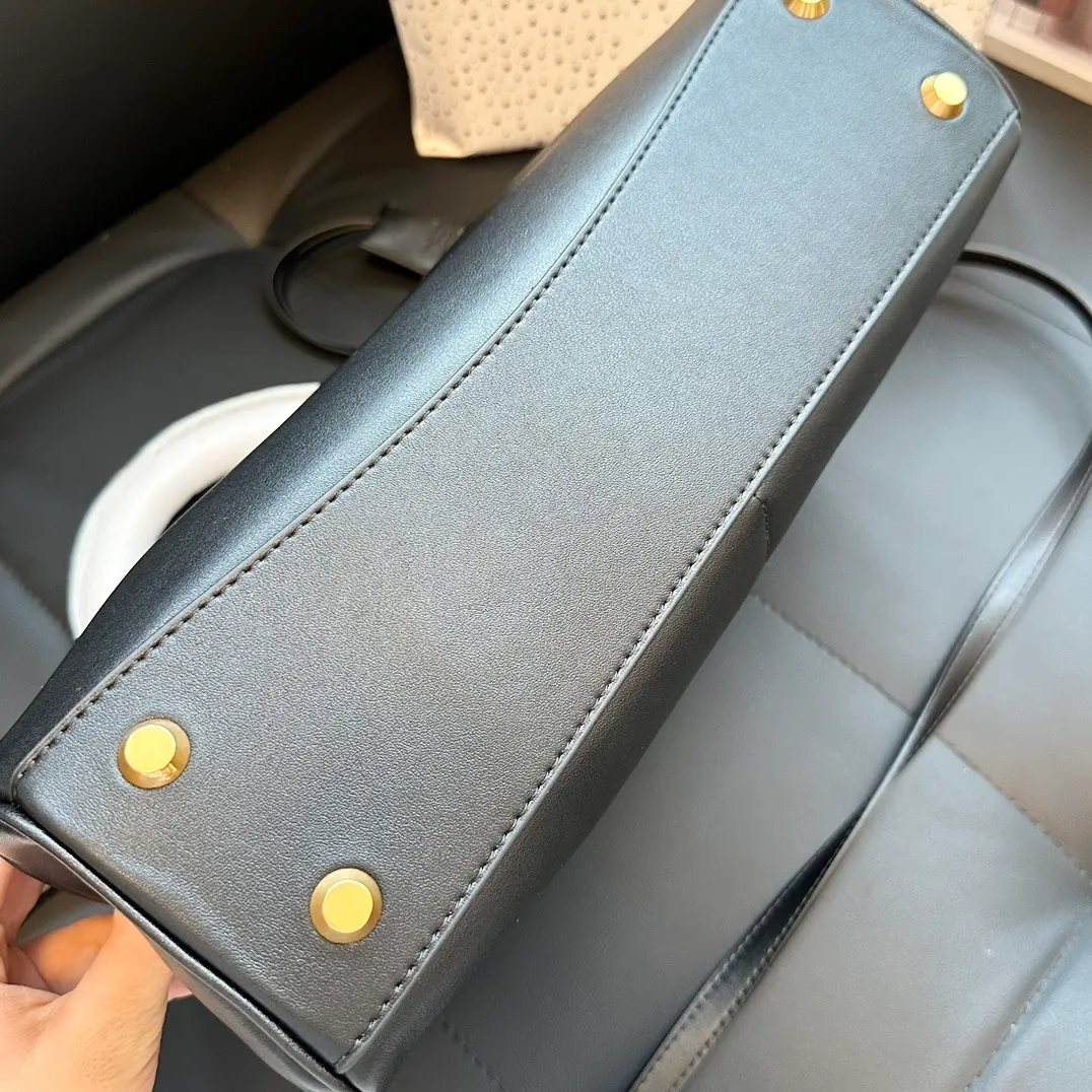 All Categories Balenciaga Women's Bags (Balenciaga) Balenciaga 352
